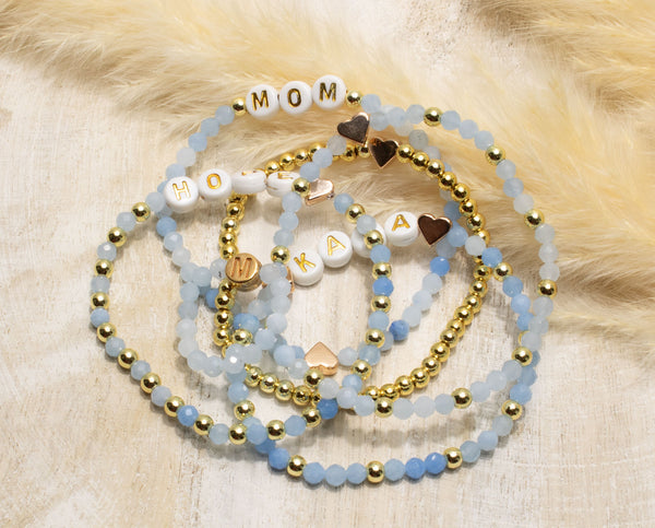 Aquamarin Armband, Personalisiert , 18K vergoldete Perlen, Namensarmband
