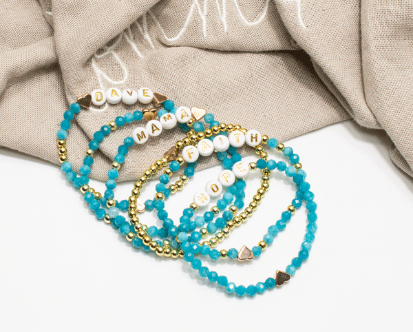 Blauer Chalcedon Armband, Personalisiert , 18K vergoldete Perlen, Namensarmband