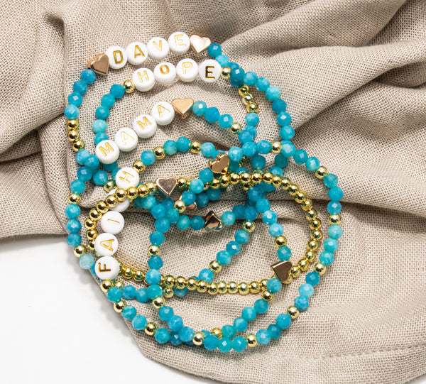 Blauer Chalcedon Armband, Personalisiert , 18K vergoldete Perlen, Namensarmband