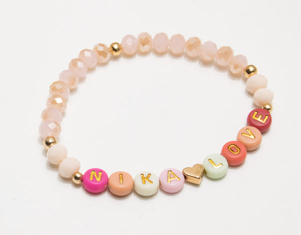 Namensarmband personalisiert mit Wunschnamen in gold rosa und rosè gold Herz bunt