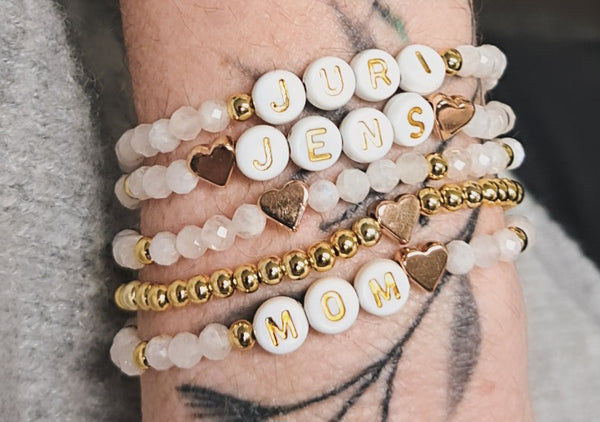 Mondstein Armband, Personalisiert , 18K vergoldete Perlen, Namensarmband