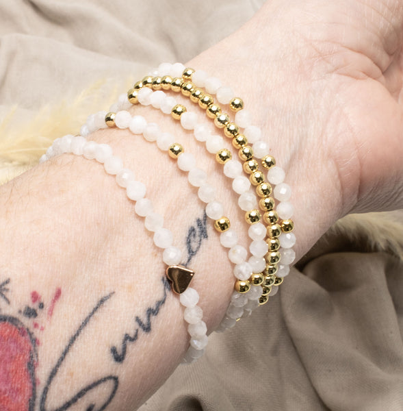 Mondstein Armband, Personalisiert , 18K vergoldete Perlen, Namensarmband