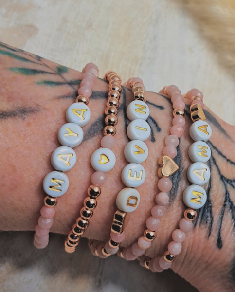 rosa Opal Armband, Personalisiert , 18K vergoldete Perlen, Namensarmband